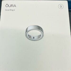 Oura Ring 4 - Silver